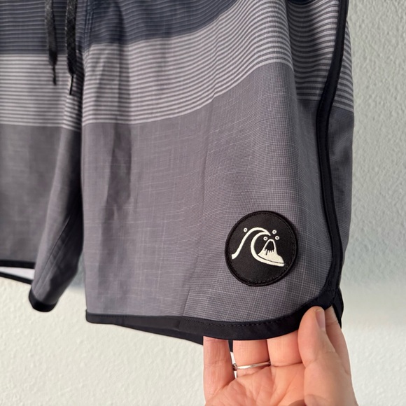 Quiksilver Highline Tijuana Board Shorts 36 NEW Mens Surfer Beachwear Coastal - Picture 4 of 12